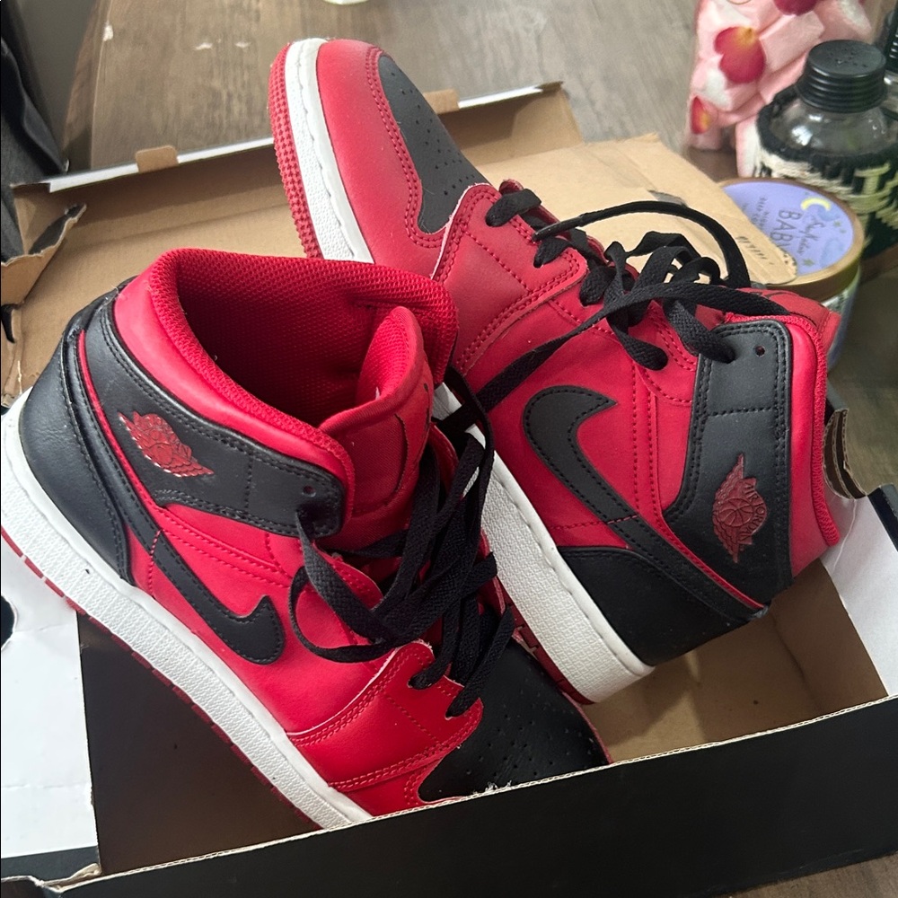 Jordan Women's Shoes Red and Black